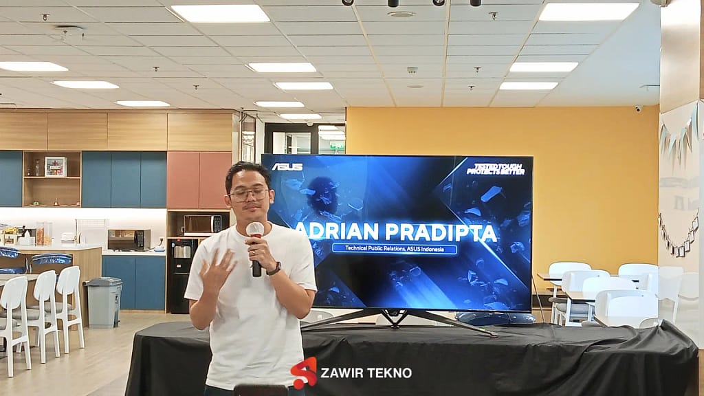 Adrian Pradipta Technial PR ASUS Indonesia